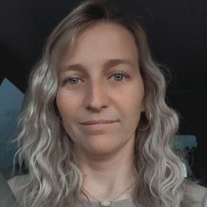 Meet your Posher, Becca